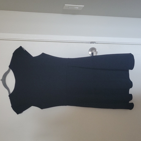 Dynamite fit and flare black dress with removable chain in size medium - Picture 5 of 5